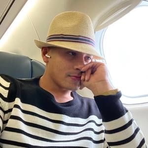 Meet your Posher, Ezequiel